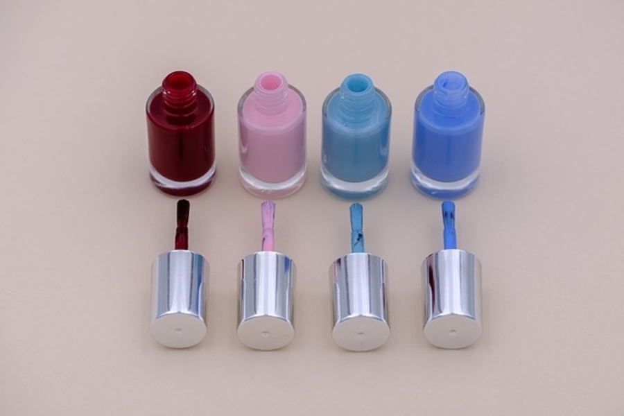 nail polish bottles for a gel manicure at home