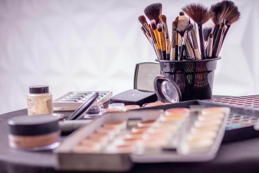 makeup and brushes for how to become a makeup artist